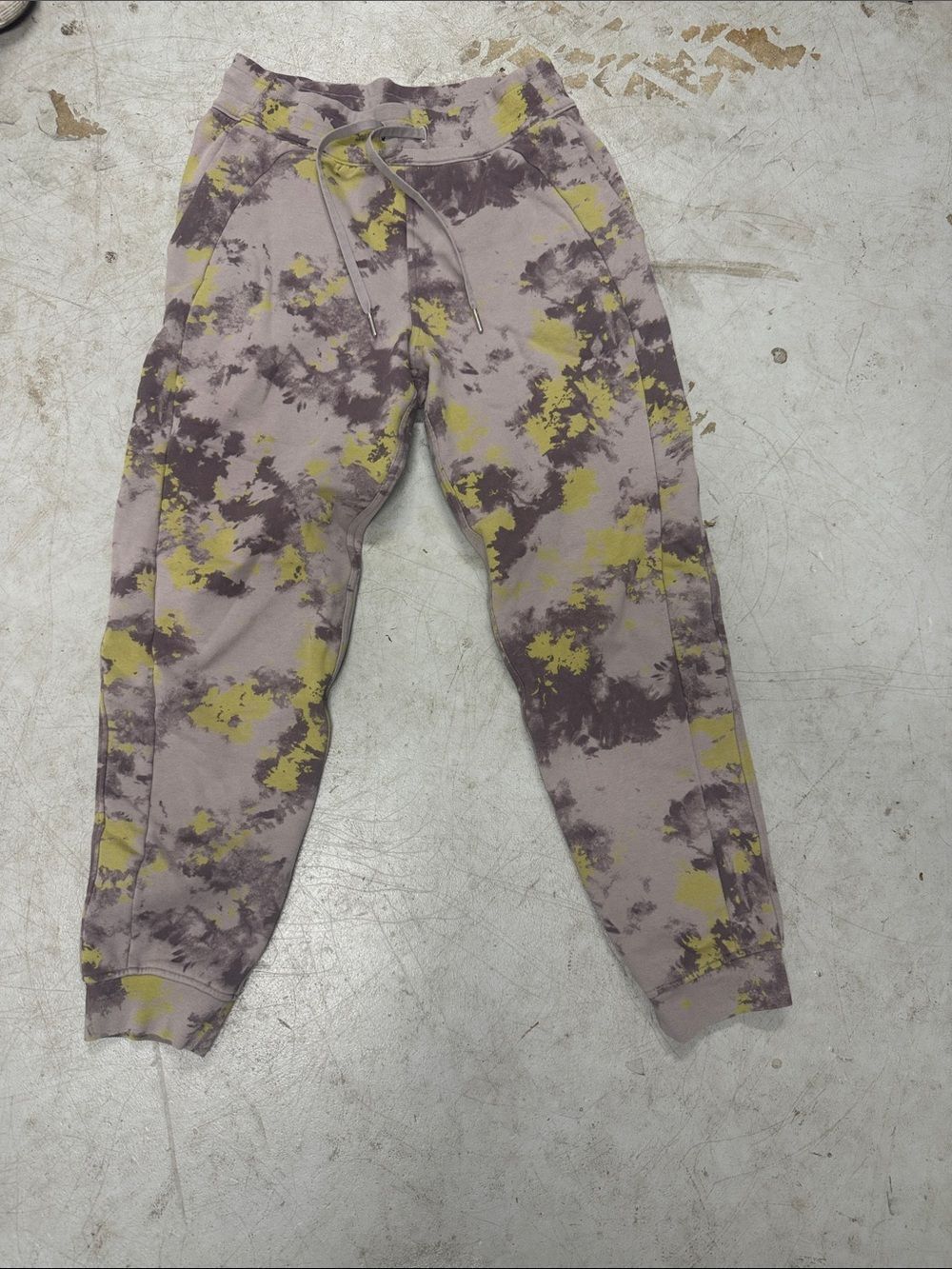 Lululemon Tie-Dye Jogger Pants in Lavender and Yellow - NEVER WORN Size 6
